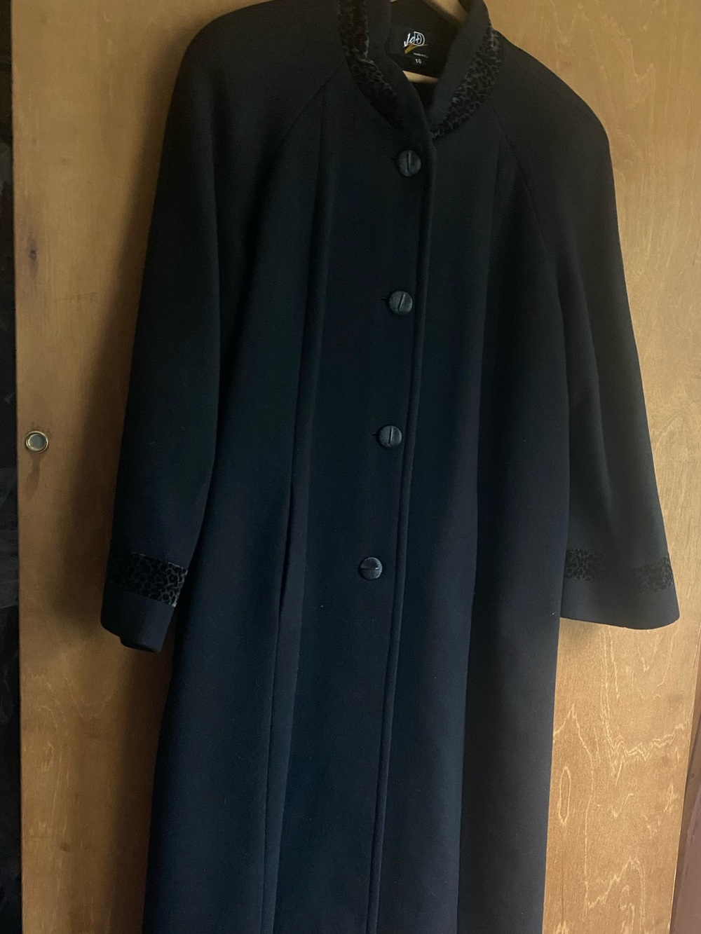 Classic Women's Vintage Black Long 100% Wool Coat with Leopard FauxFur Trim